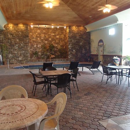 The Lodge At Rolling Hills Casino & Resort Корнинг Екстериор снимка